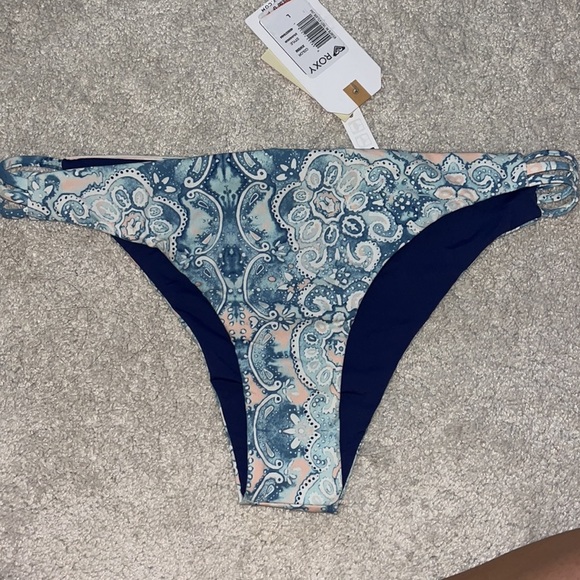 ROXY: Softly Love Reversible Surfer Bottom - Picture 5 of 6